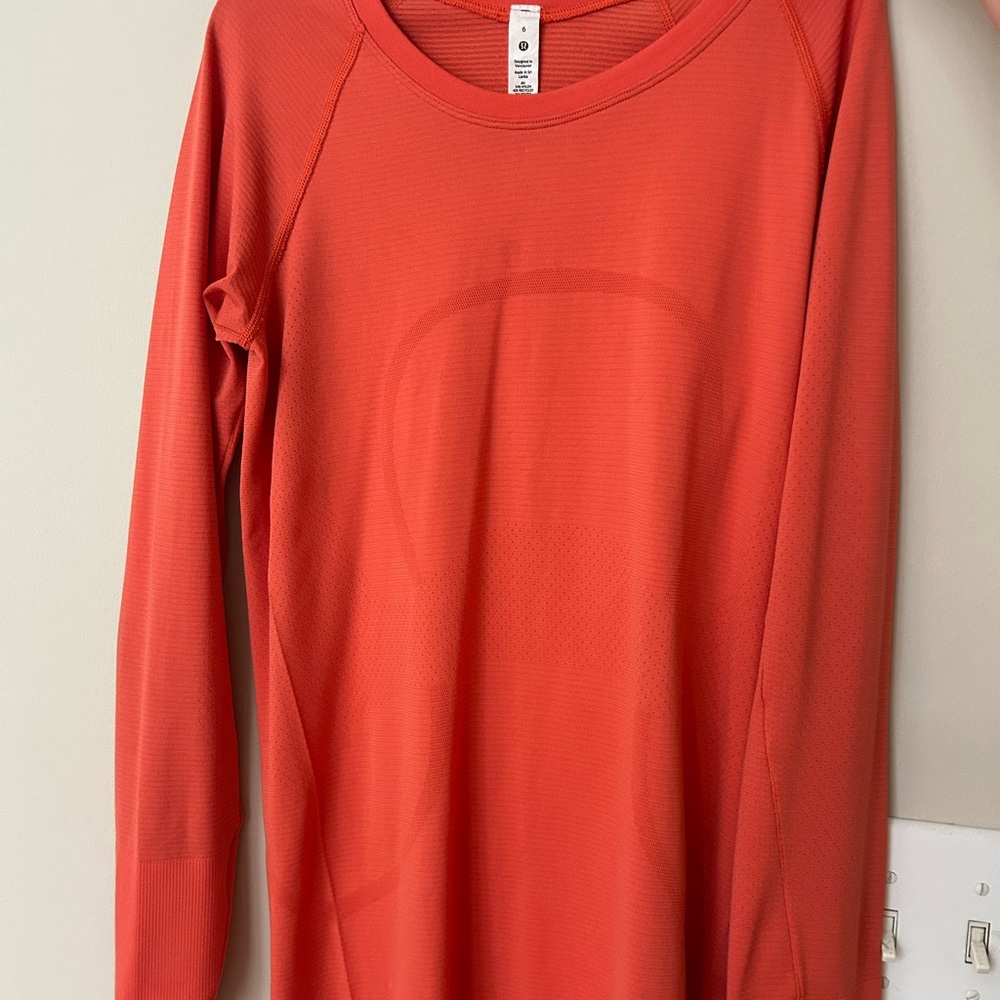 Lululemon Athletica Fitted Pink and Orange Long Sleeve Hoodie